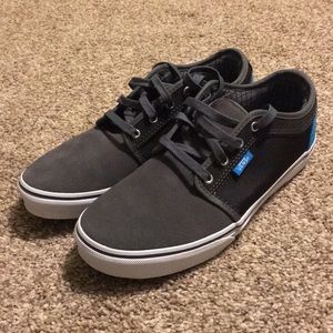 Boy’s Vans Size (6.5)